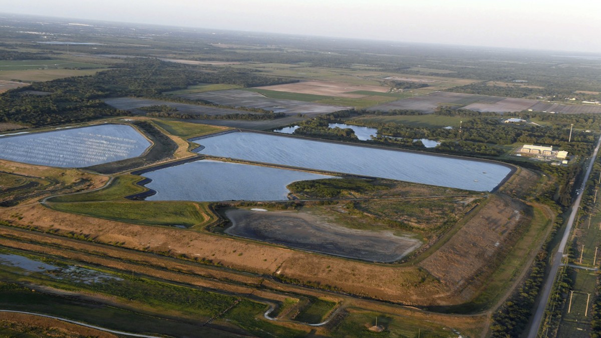 (Video) EE.UU.: Declaran emergencia en Florida por riesgo de colapso de una represa con agua contaminada