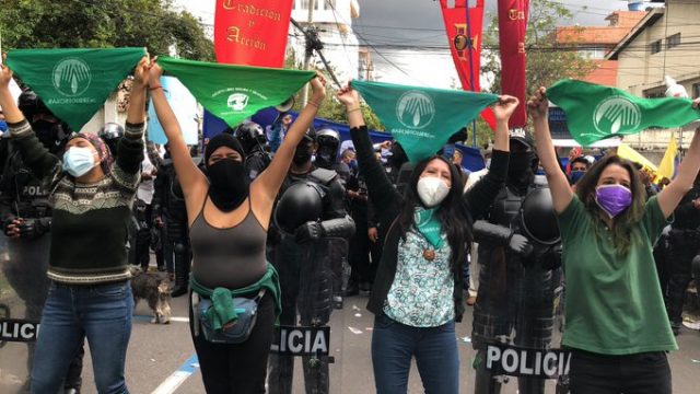 Corte Constitucional de Ecuador despenaliza el aborto por violación