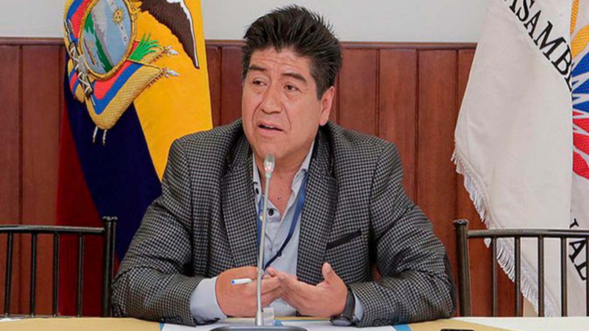 Fiscalía de Ecuador acusa por peculado a alcalde de Quito en caso por pruebas covid-19