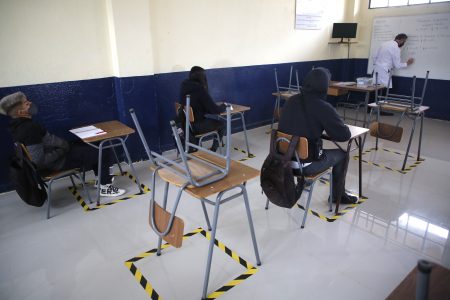 salón de clases sana distancia