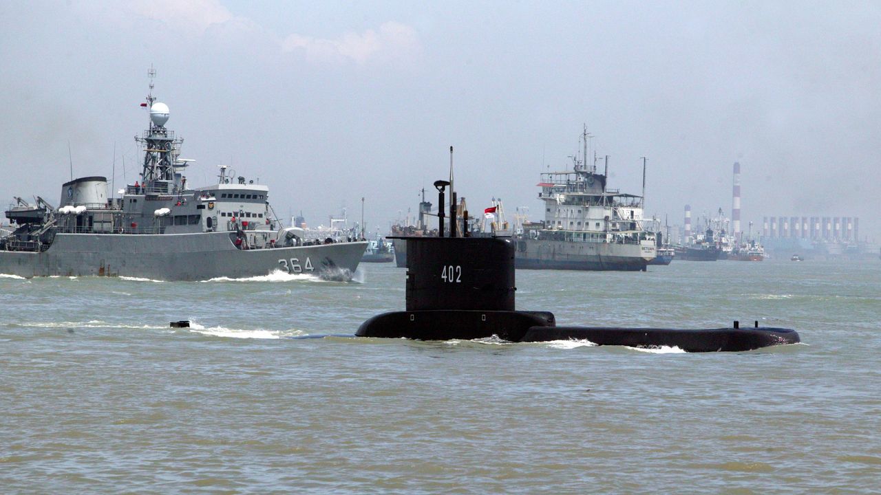 Lo declaran hundido: hallan restos del submarino indonesio desaparecido con 53 personas a bordo