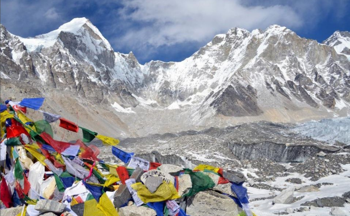 El Covid-19 sigue expandiéndose: Se reportan los dos primeros casos de coronavirus en el Monte Everest