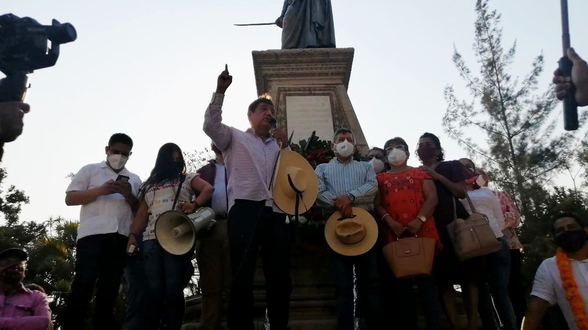 Félix Salgado señala de “traición” a consejeros el INE y amaga con «denunciarlos»; Lorenzo Córdova se defiende