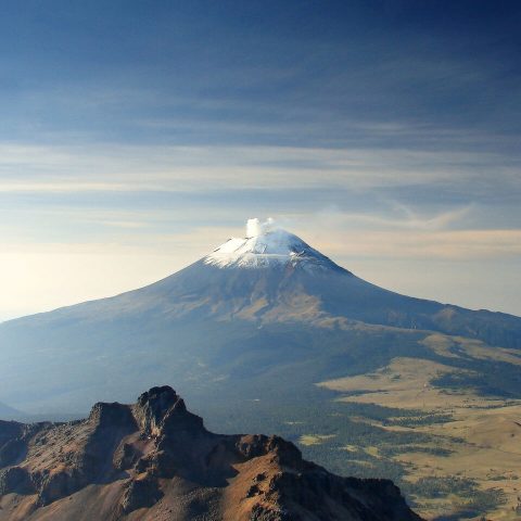 Volcán_popocatépetl_humeando_al_atardecer