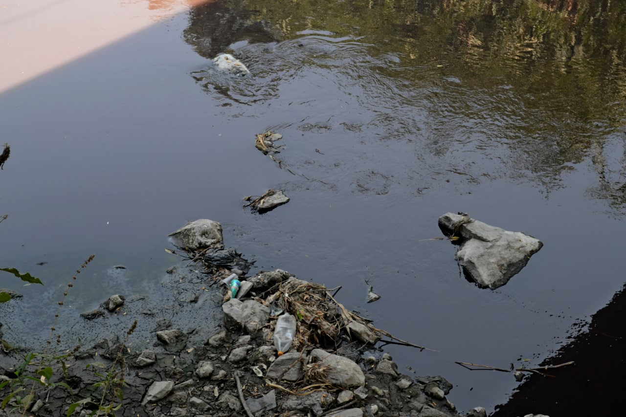 La doble emergencia para los afectados por la contaminación del río Atoyac