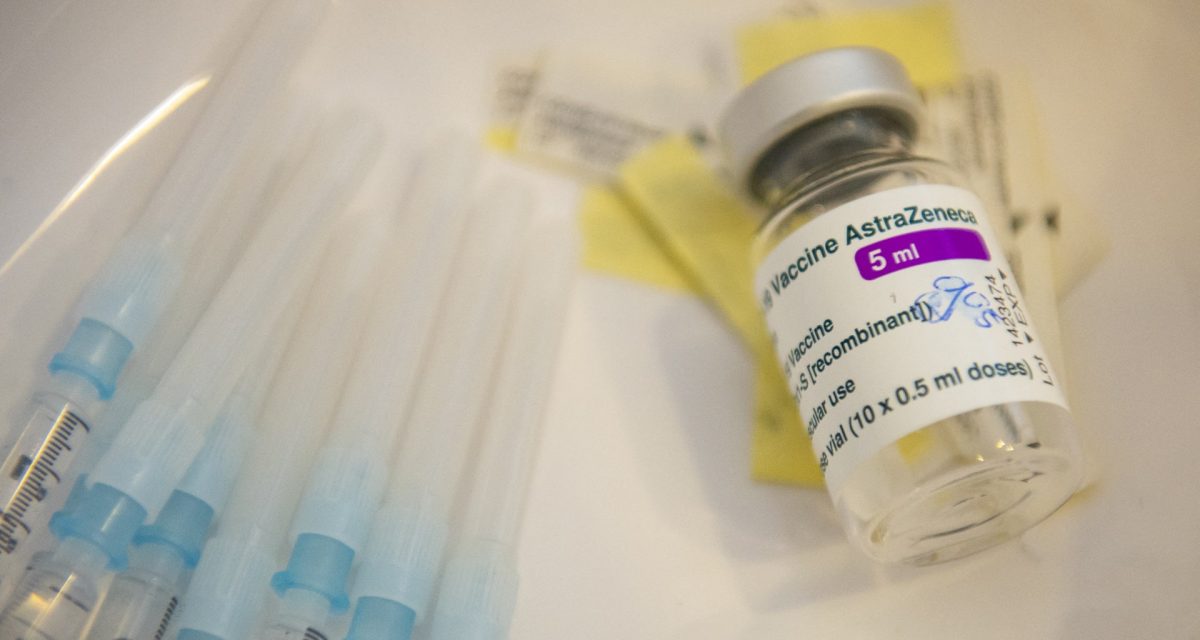 Una mujer muere en Canadá tras recibir la vacuna de AstraZeneca contra el coronavirus