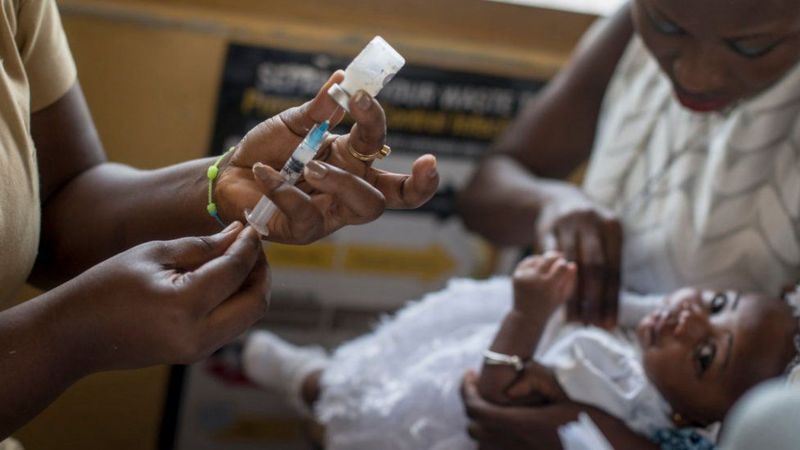 Nueva vacuna contra la malaria demuestra ser altamente eficaz en primeros ensayos