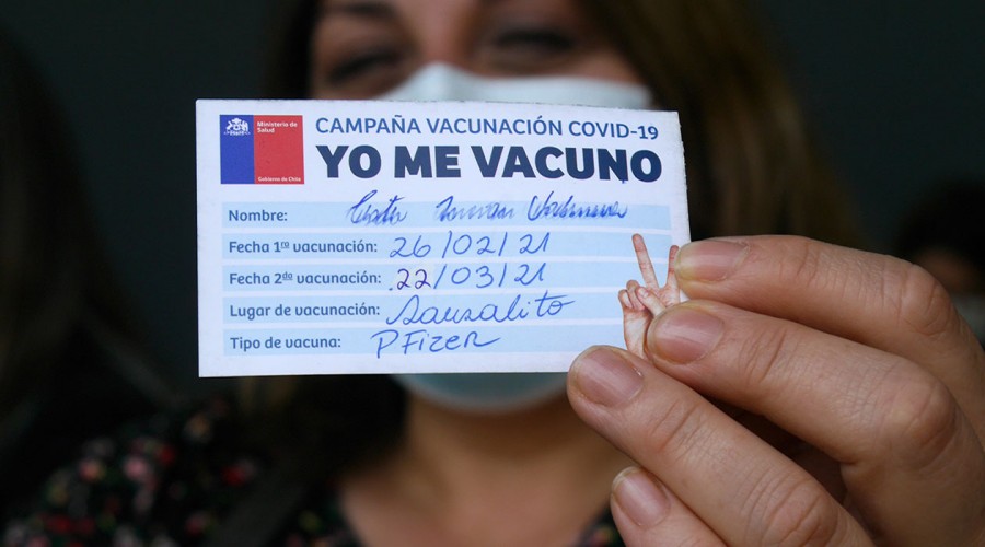 Crece polémica por implementación de “Carnet verde” para vacunados contra el Covid-19