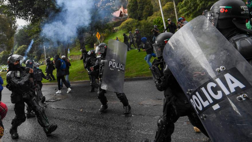 Noche violenta en Colombia: Policía vuelve a reprimir con disparos a manifestantes en la ciudad de Cali