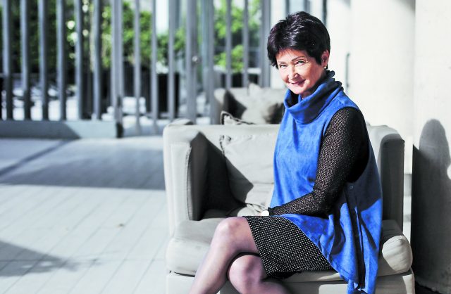 Alejandra Cox se jubiló a los 62 años en EE.UU. con pensión equivalente al 70% de su último sueldo