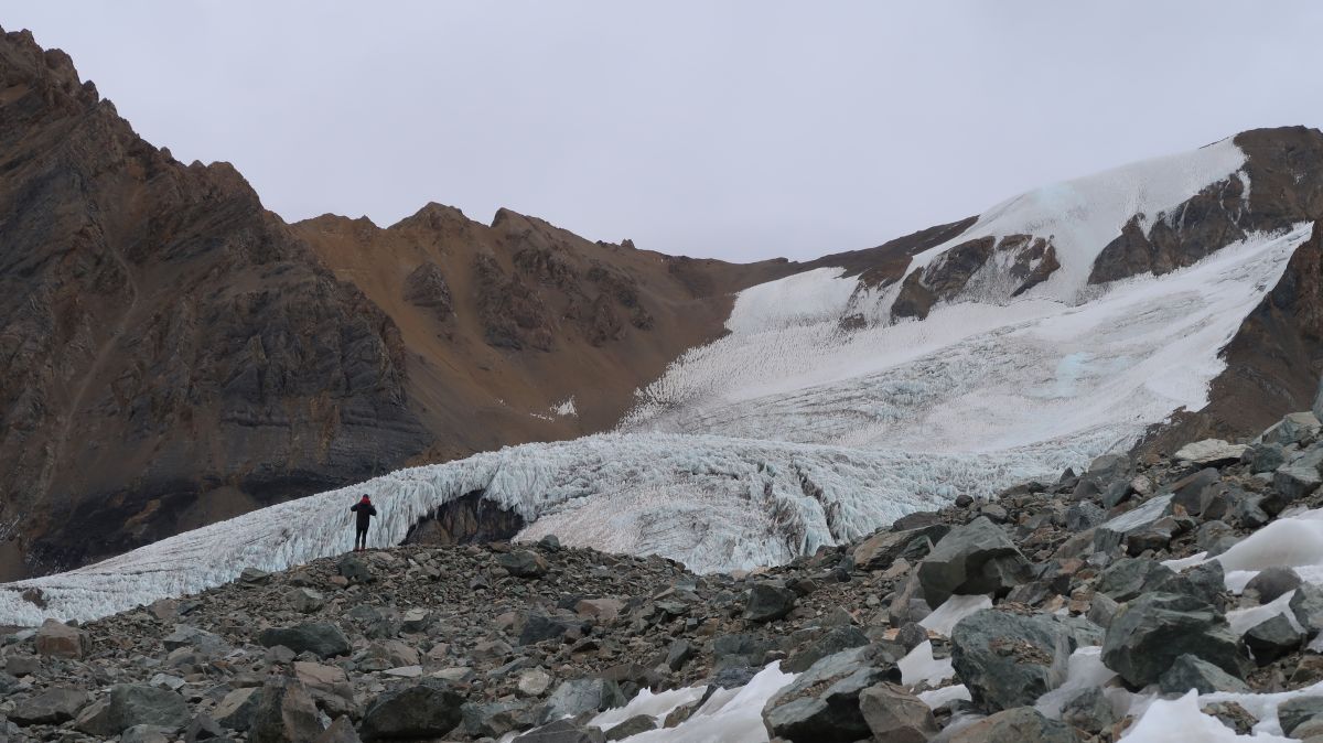 Investigación muestra que glaciares de la Región Metropolitana están en riesgo de perder su hielo
