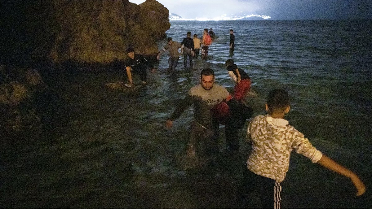 España enfrenta crisis migratoria con más de 6.000 marroquíes llegados a Ceuta