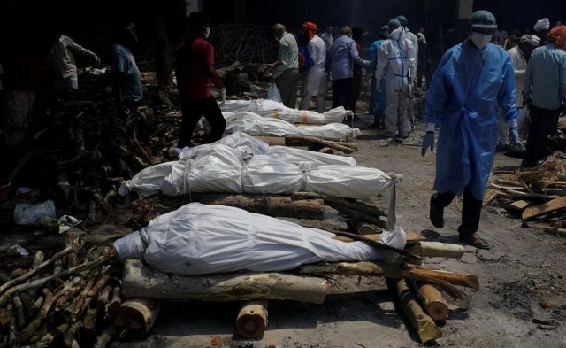 Alarma en India al elevarse a más de 4.000  los muertos diarios por coronavirus