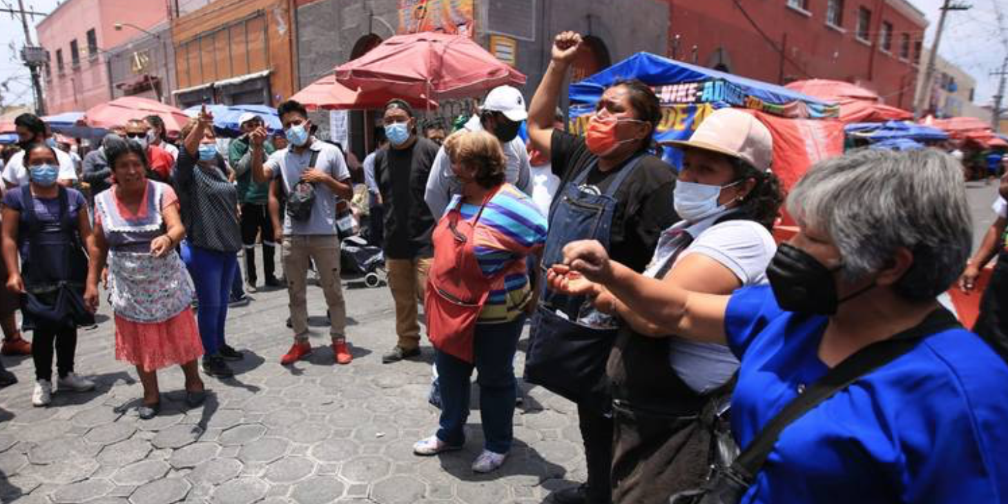 Ambulantes en Centro Histórico impiden detención de su líder «El Fede»; agreden a policías ministeriales