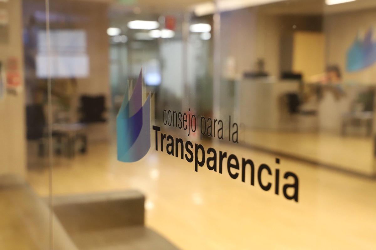 Consejo para la Transparencia falla a favor de entrega de información de 15 millones de celulares a Cadem