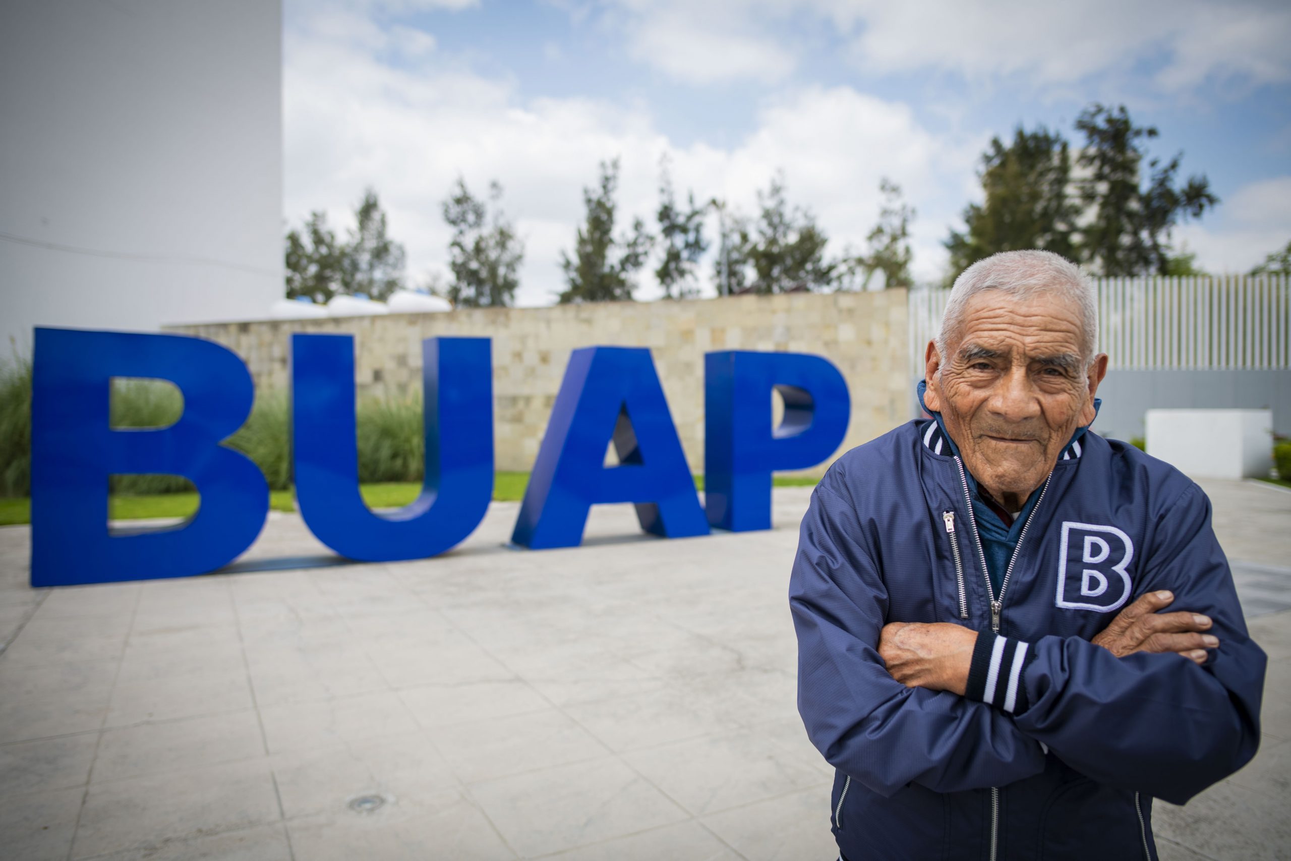 Felipe Espinosa Tecuapetla, el futuro ingeniero de la BUAP ¡de 84 años!