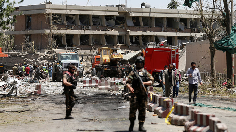 30 muertos y 82 heridos al explotar bomba en escuela secundaria de Kabul