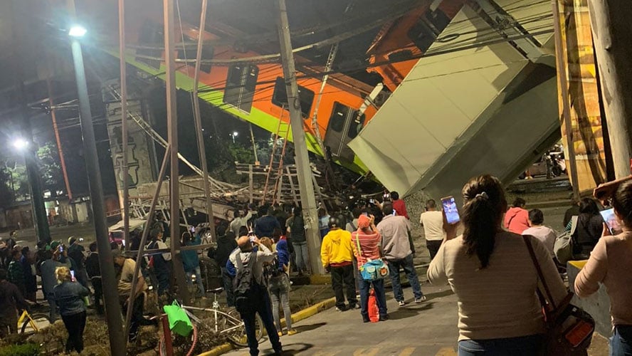 Muertos y heridos tras desplome de puente en Metro de la CDMX