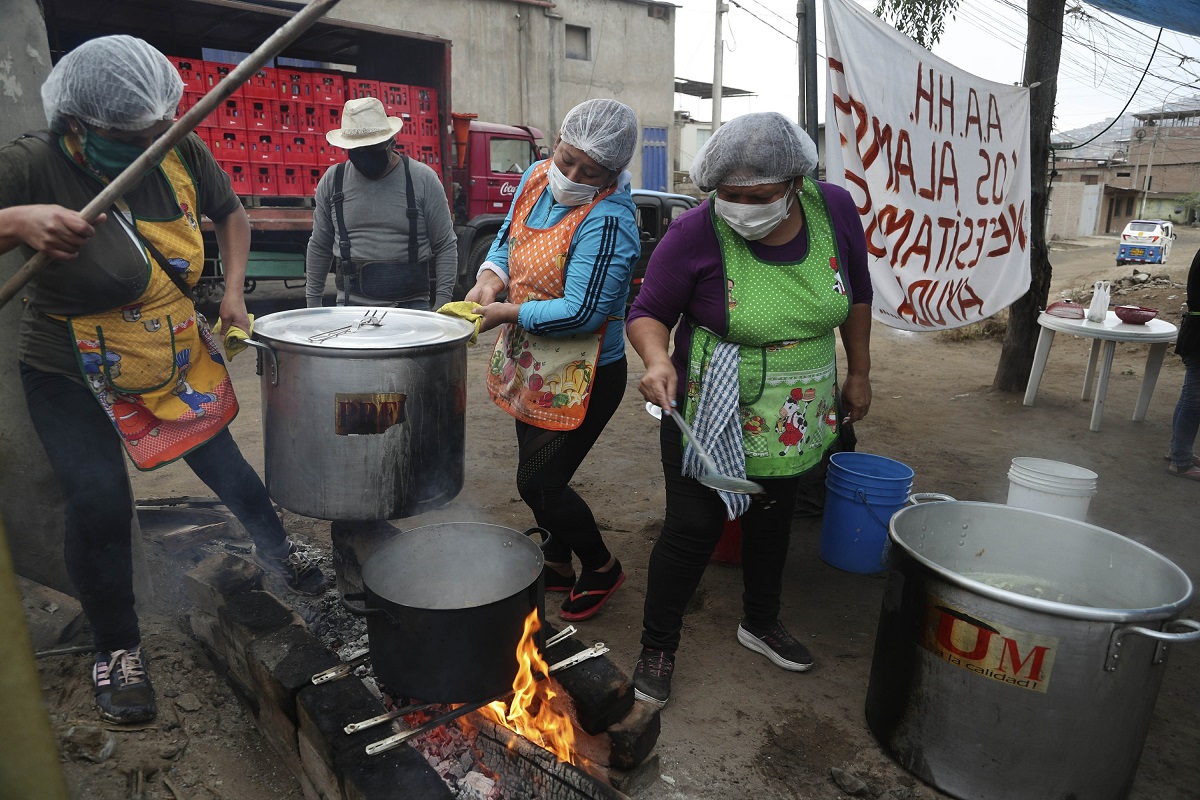 Ante preocupante aumento de desnutrición en niños, vecinos de Huechuraba organizan ollas comunes