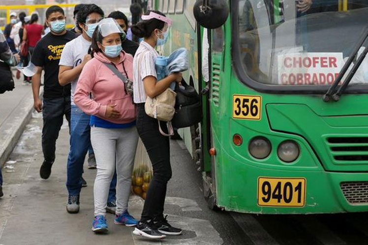 Transportistas en Perú anuncian paro por incumplimiento de medidas en contexto de pandemia