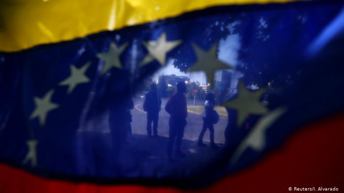 En Venezuela Gobierno y oposición afinan sus estrategias de caras a megaelecciones del 21-N