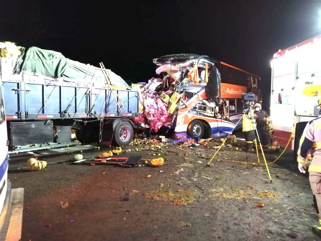 Accidente en la Ruta 5 Norte de Chañaral dejó saldo de cinco fallecidos y más de 20 heridos