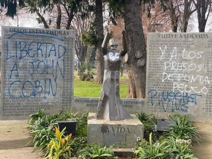 Osorno: Interponen querella por vandalización de monumento en honor a detenidos y desaparecidos durante la dictadura