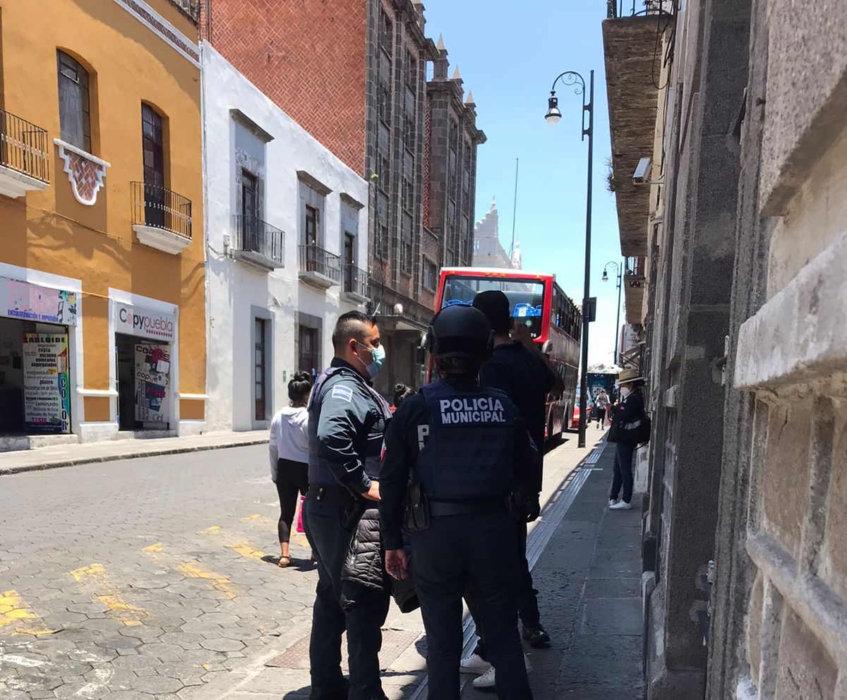 Siguen los casos de acoso policiaco en Puebla; ahora fue en Centro Histórico