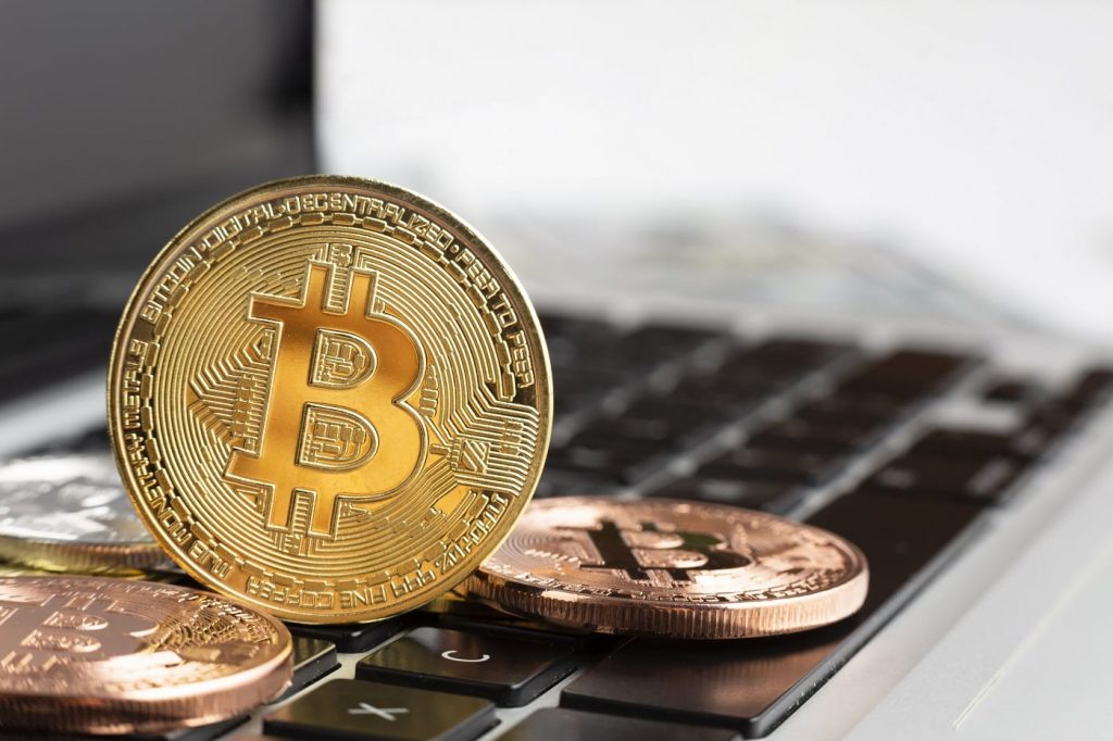 Bitcoin alcanza los 45.000 dólares por primera vez desde mayo