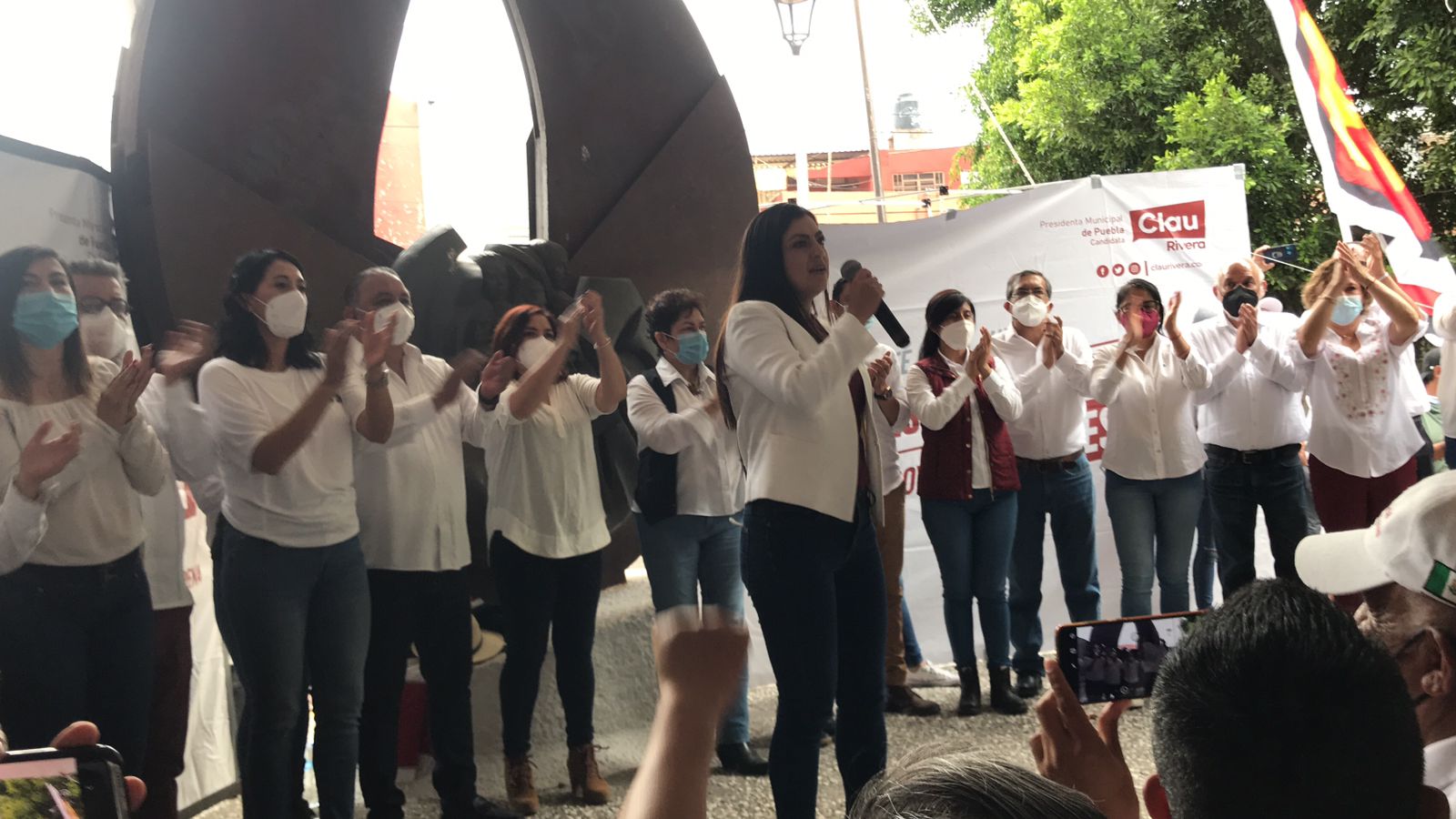 En Xonaca y ante cientos de personas, cierra Claudia Rivera su campaña a la presidencia municipal de Puebla