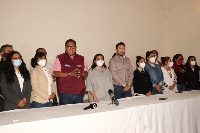 Con la ausencia de Claudia Rivera, equipo de campaña le planta cara a la —por ahora— inminente derrota