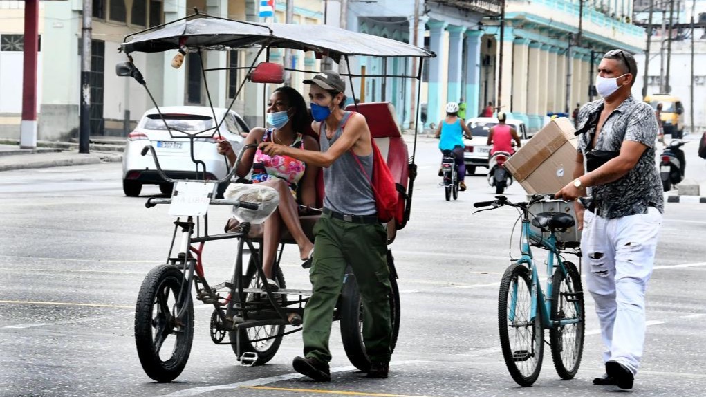 Cuba enfrenta su «peor brote de COVID-19» y aplicará nuevas medidas