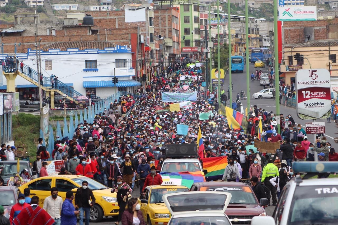 Indígenas marcharon en Ecuador y entregaron a autoridades pliego con demandas