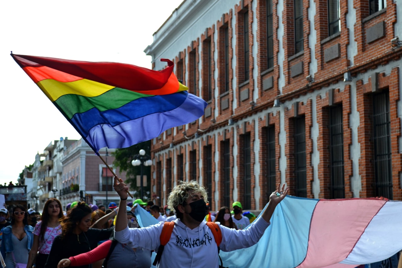 Puebla en resistencia: lesbifeministas y trans marchan para visibilizarse