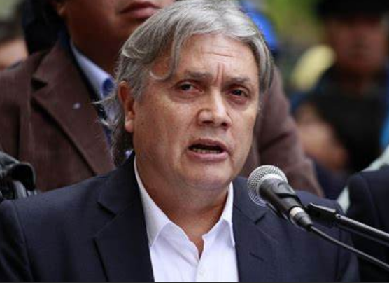 Senador Navarro acusa intervencionismo de La Moneda en favor de Lavín y solicita pronunciamiento de Contraloría