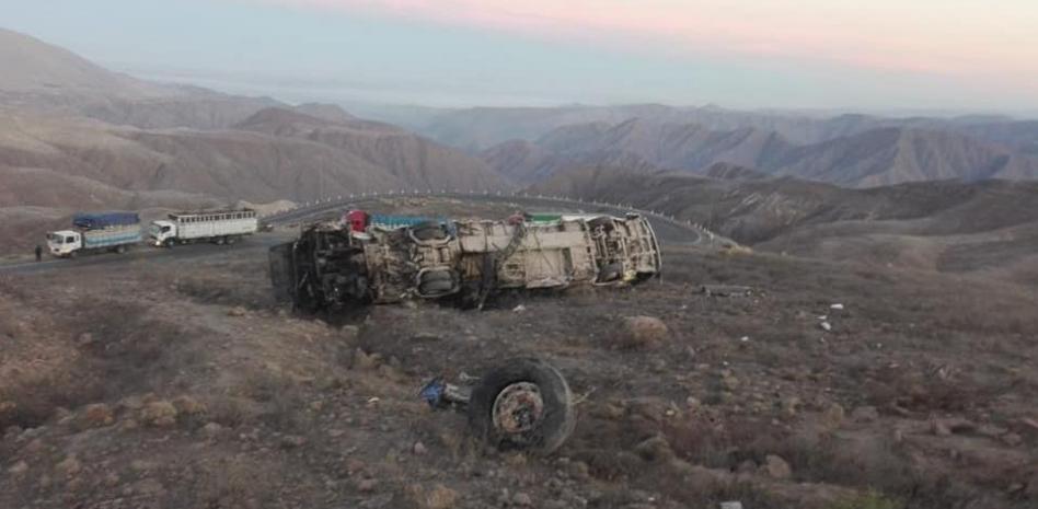 Un autobús cae a un abismo en Perú y deja casi 30 fallecidos