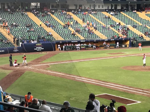 Venezuela contra Holanda en el estadio Hermanos Serdàn