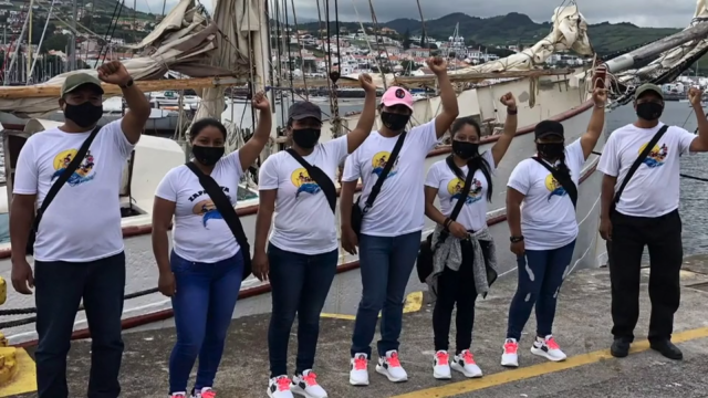 Escuadrón 421 de zapatistas llega a Europa; visitaron Portugal, embarcan rumbo a Galicia