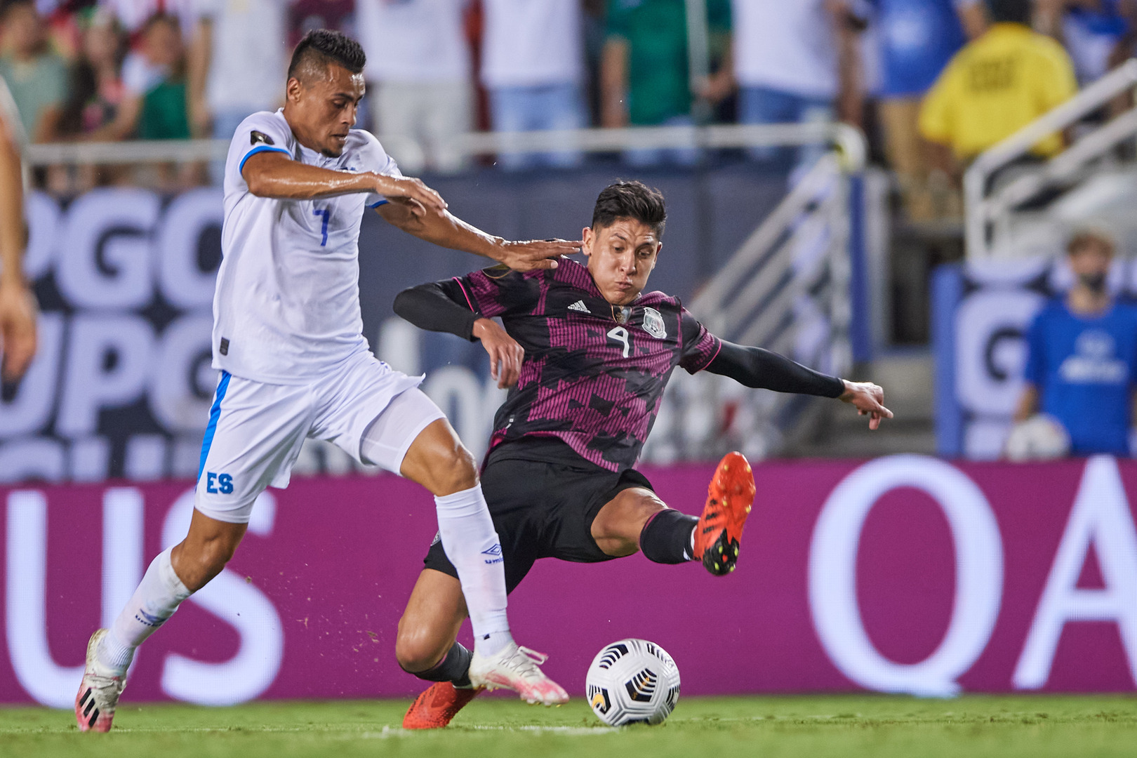 México vence a El Salvador y se mete primero de grupo a cuartos de la Copa Oro