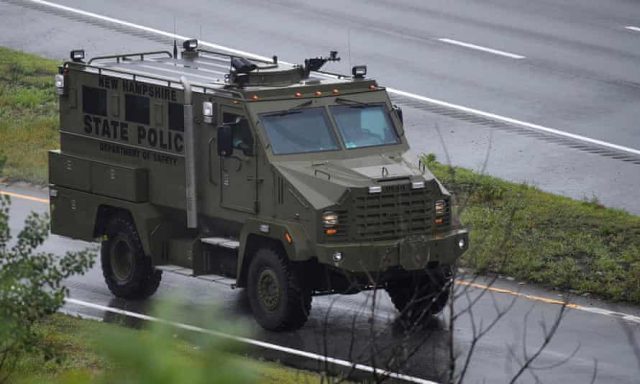 Grupo anarquista fuertemente armado se enfrentó durante 9 horas con la policía de EE.UU.