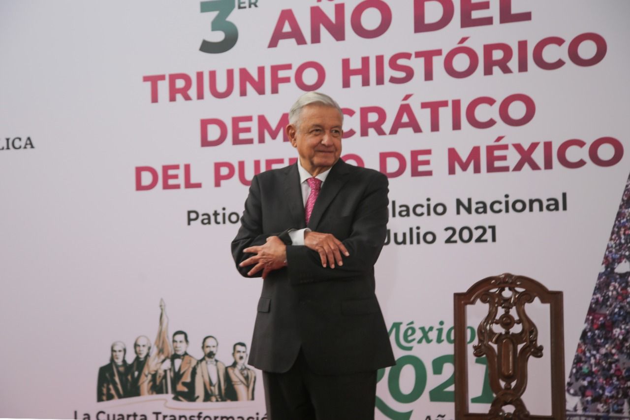 Trabajo de Andrés Manuel López Obrador recibe 6.7 de calificación