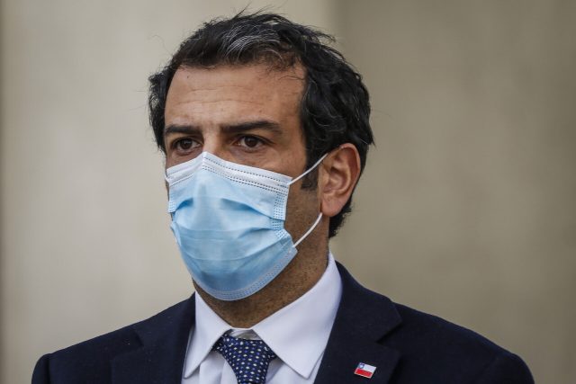 Ministro Delgado reconoce que padre de bebé con variante Delta no fue invitado a Estados Unidos por la Casa Blanca