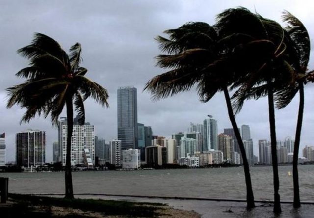 Tormenta tropical Elsa se acerca a Florida