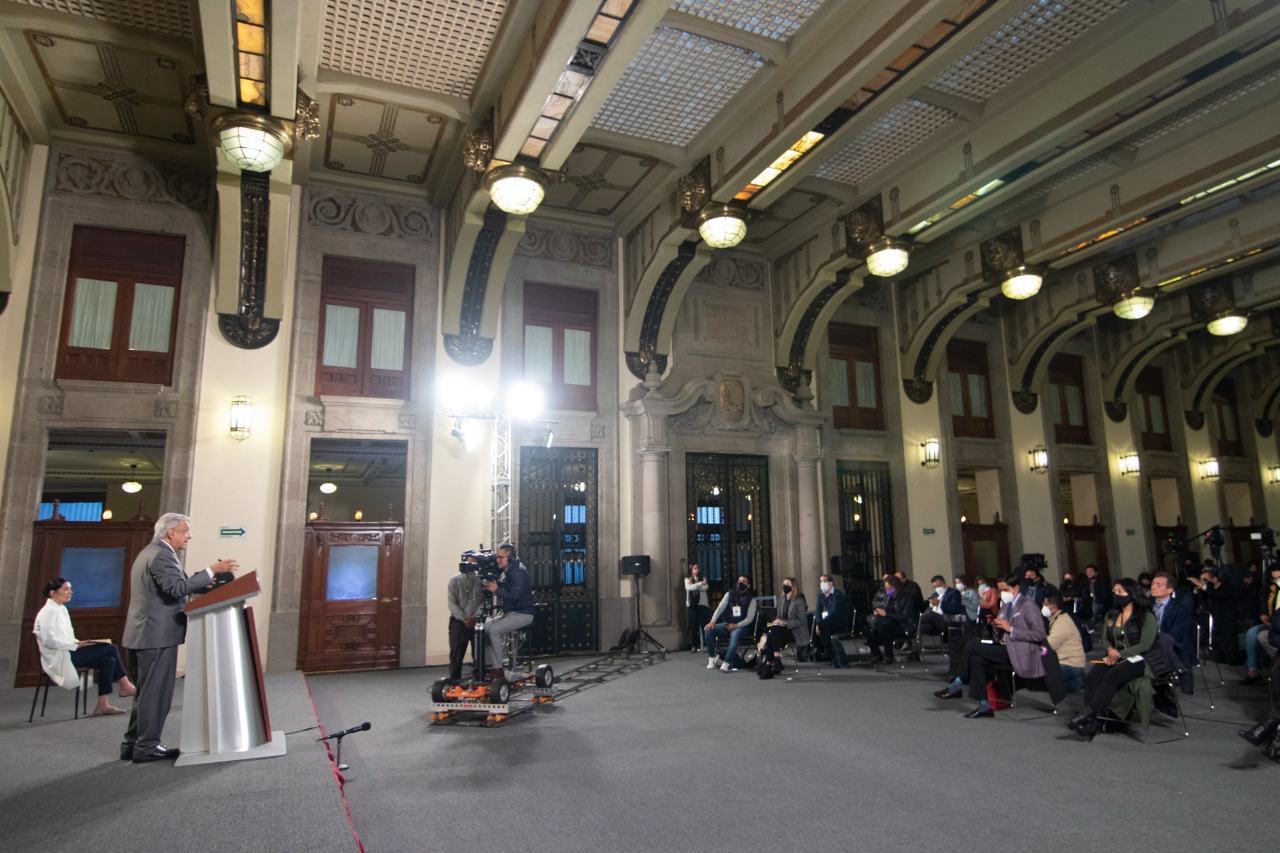 Gobierno federal prepara el reinicio de las clases presenciales