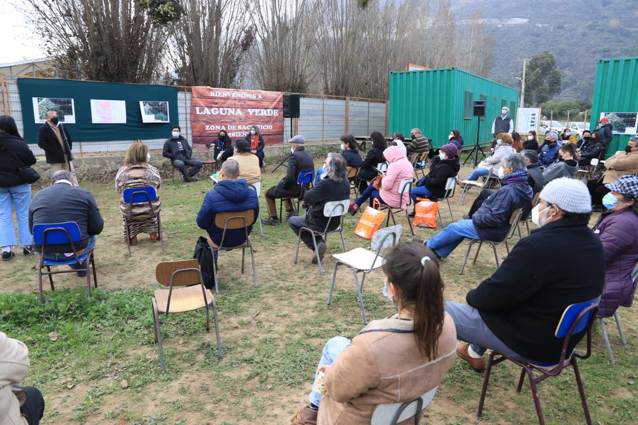 Vecinos de Laguna Verde realizan cabildo ciudadano sobre crisis hídrica con presencia del gobernador Rodrigo Mundaca