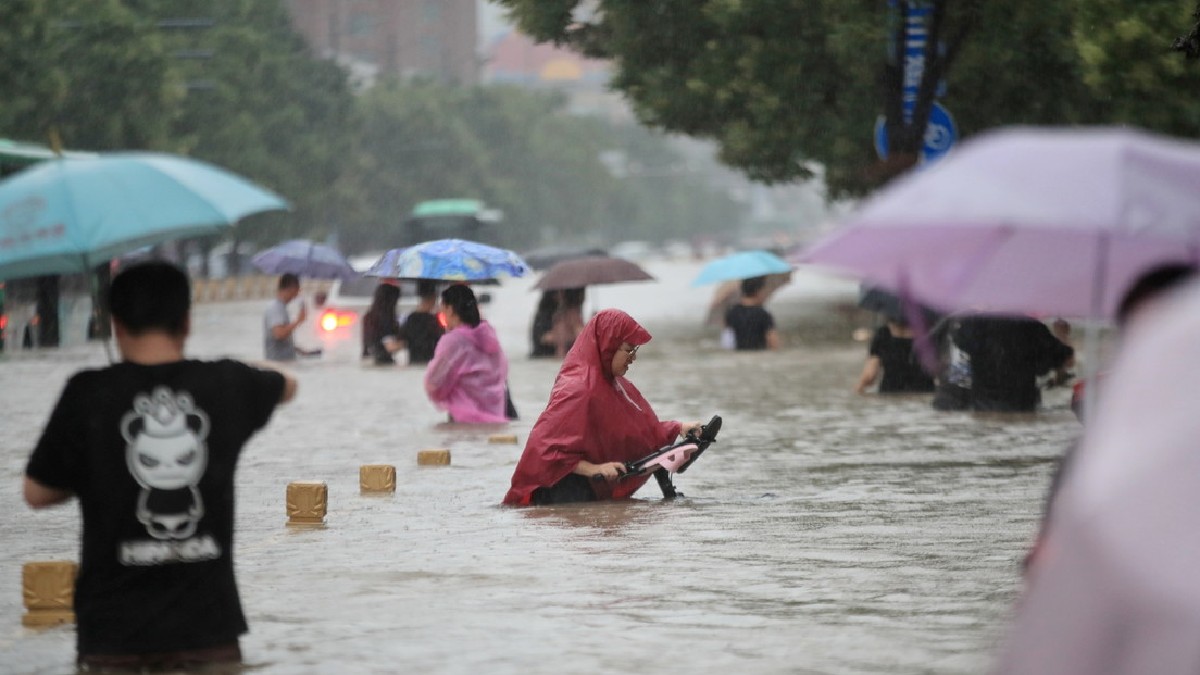 (Video) Presidente de China califica de graves las inundaciones en el centro del país