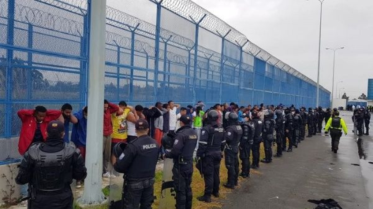 Enfrentamiento entre reos deja un fallecido en cárcel de Ecuador