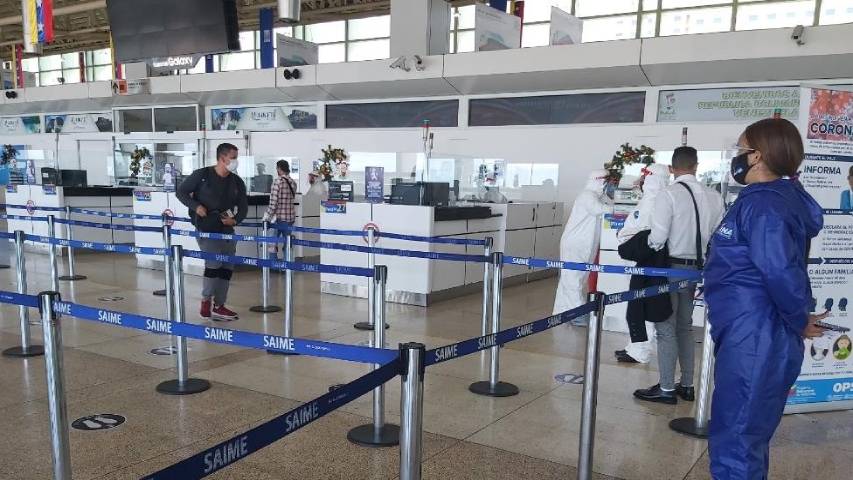 Catorce aeropuertos venezolanos reactivan operaciones tras dos años de cuarentena por la pandemia