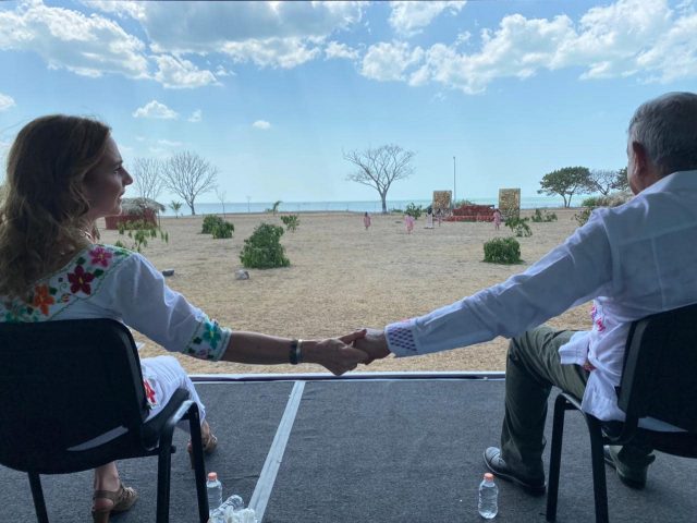 El presidente Andrés Manuel López Obrador y Beatriz Gutiérrez Müller