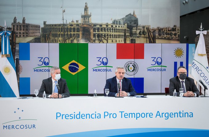 Argentina transfiere presidencia del Mercosur a Brasil en medio de tensiones